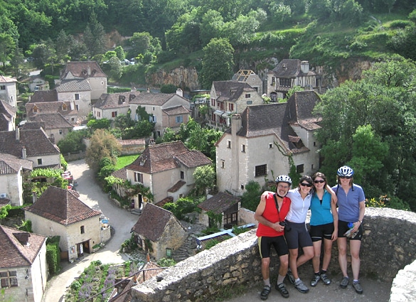 Cycling tour Dordogne group