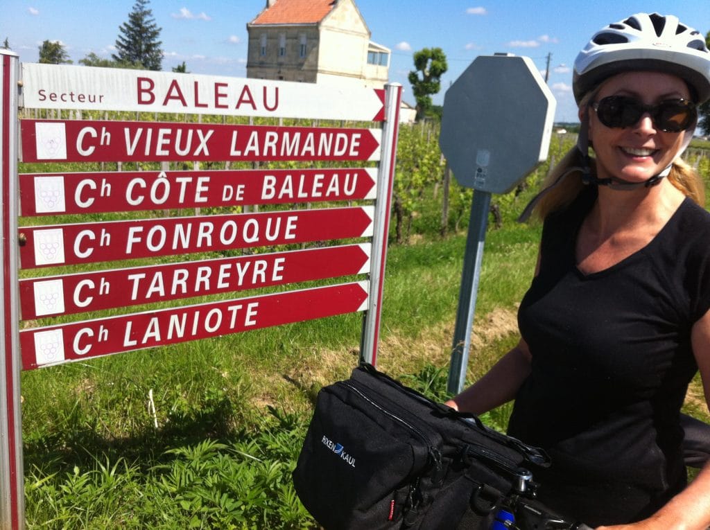 A typical scene cycling in Bordeaux