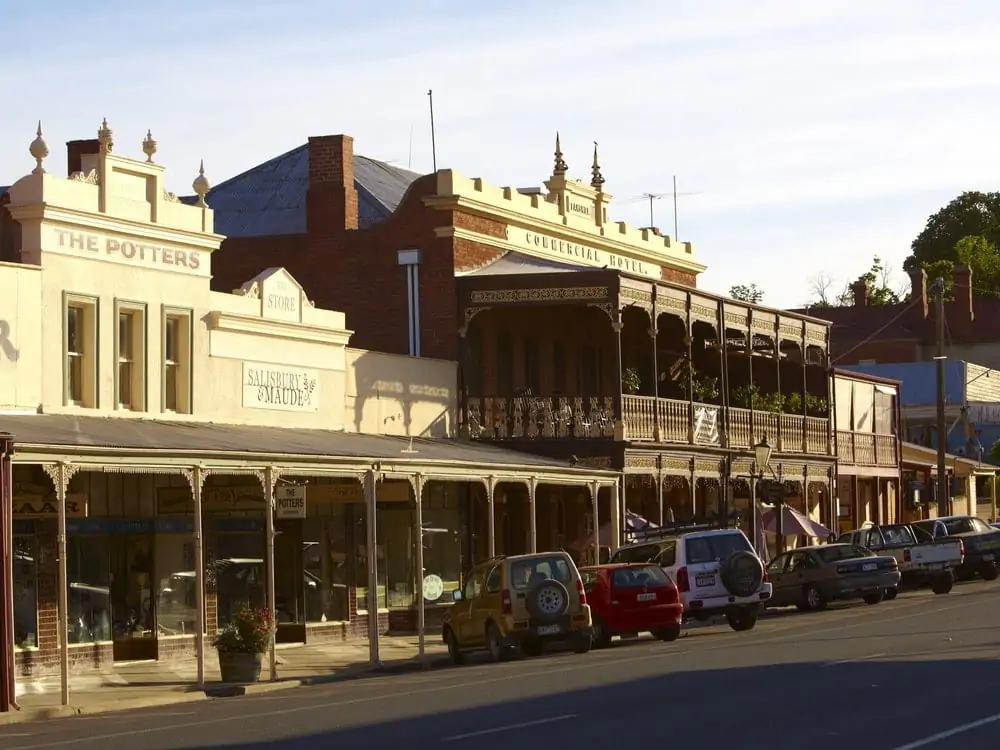 Beechworth on the Murray to Mountains Rail Trail