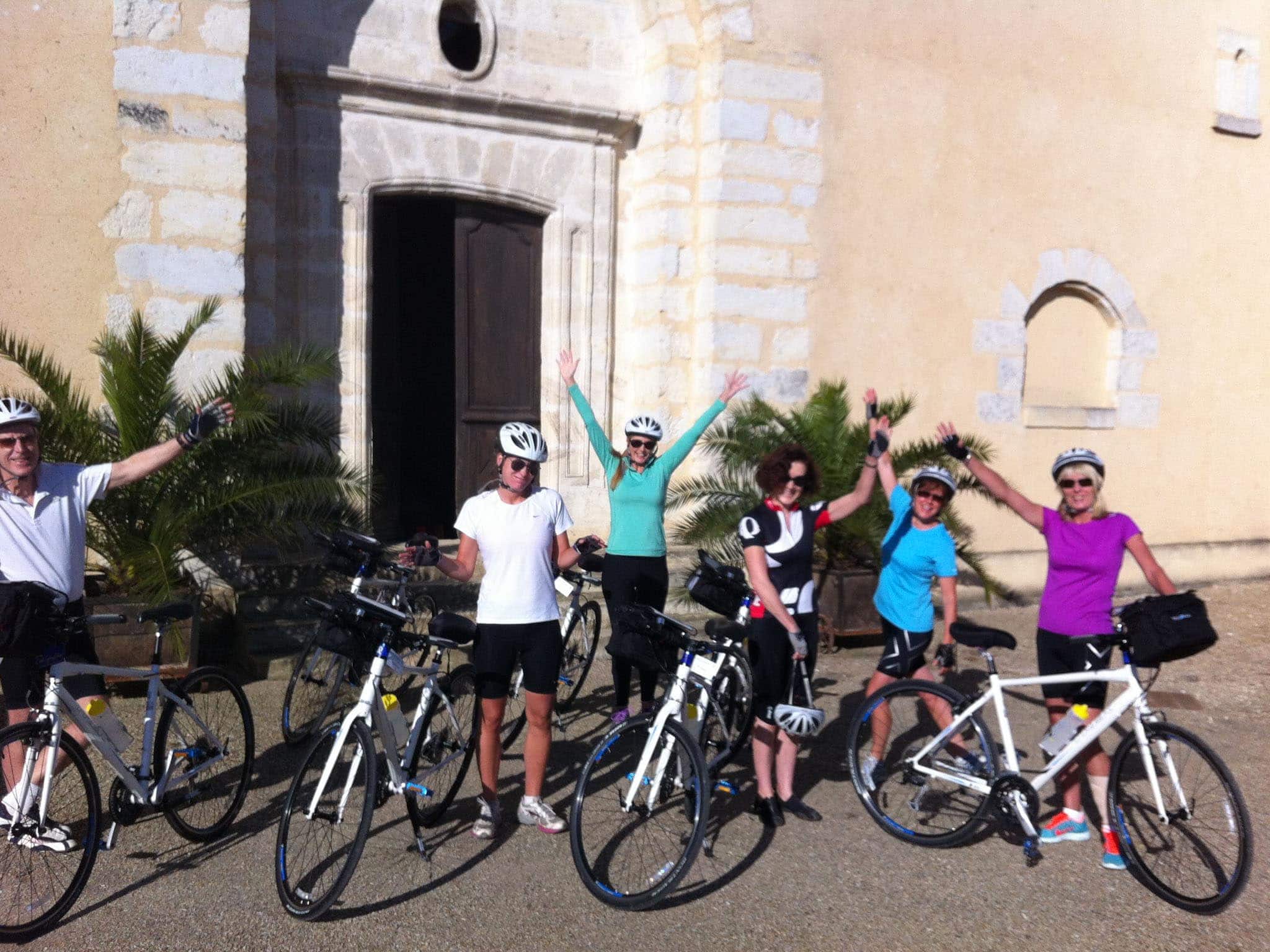 Tour de Vines' Cycling tour group in France Tour de Vines' Cycling tour group in France