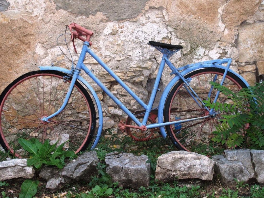 Tour De Vines France Provence Default Background