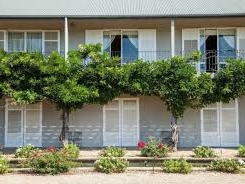 Lindenwarrah Resort Milawa - Places to stay on the Murray to Mountains Rail Trail