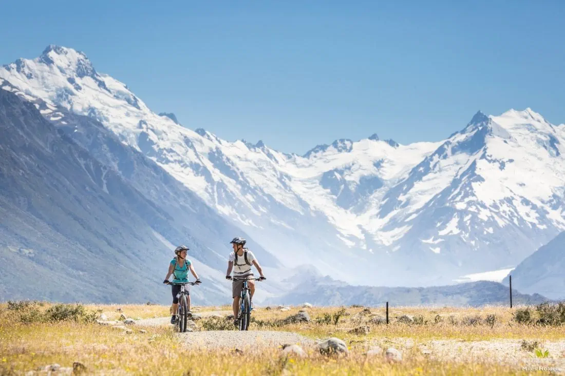 New Zealand South island cycling tour