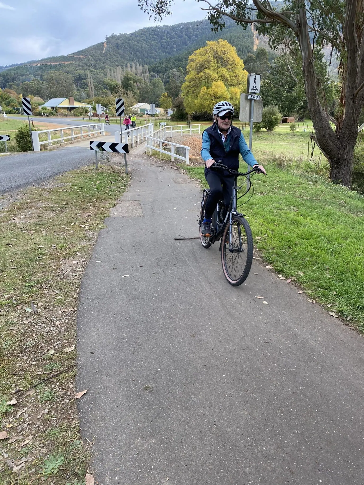 Cycling to Wandiligong from Bright